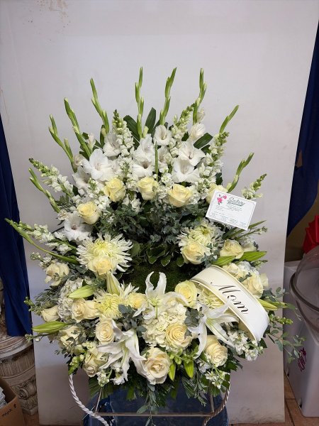 A 5 Star Customer Reviewed Flower Arrangement Designed by Salvy the Florist in Lynn, MA A 5 Star Customer Reviewed Flower Arrangement Designed by Salvy the Florist in Lynn, MA