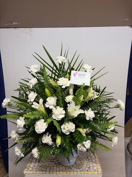 A 3 Star Customer Reviewed Flower Arrangement Designed by Salvy the Florist in Lynn, MA A 3 Star Customer Reviewed Flower Arrangement Designed by Salvy the Florist in Lynn, MA