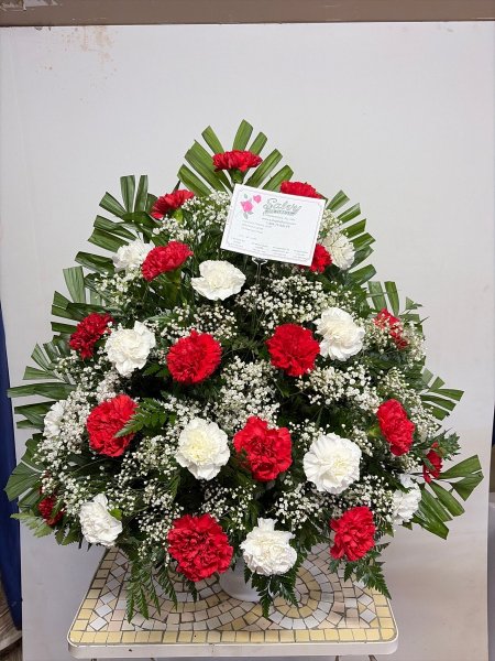 A 5 Star Customer Reviewed Flower Arrangement Designed by Salvy the Florist in Lynn, MA A 5 Star Customer Reviewed Flower Arrangement Designed by Salvy the Florist in Lynn, MA