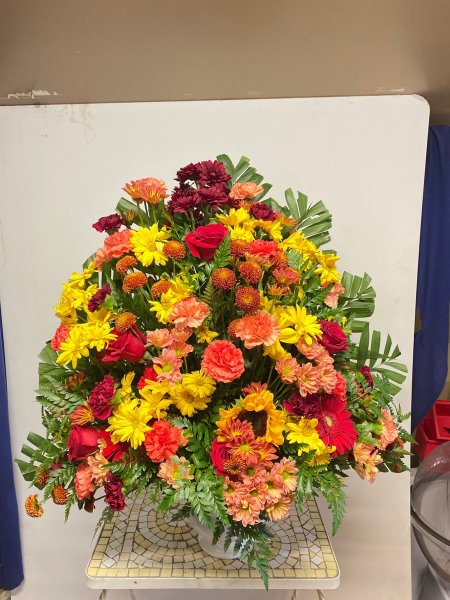 A 4 Star Customer Reviewed Flower Arrangement Designed by Salvy the Florist in Lynn, MA A 4 Star Customer Reviewed Flower Arrangement Designed by Salvy the Florist in Lynn, MA