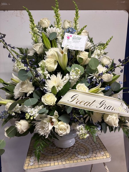 A 5 Star Customer Reviewed Flower Arrangement Designed by Salvy the Florist in Lynn, MA A 5 Star Customer Reviewed Flower Arrangement Designed by Salvy the Florist in Lynn, MA