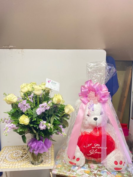 A 5 Star Customer Reviewed Flower Arrangement Designed by Salvy the Florist in Lynn, MA A 5 Star Customer Reviewed Flower Arrangement Designed by Salvy the Florist in Lynn, MA