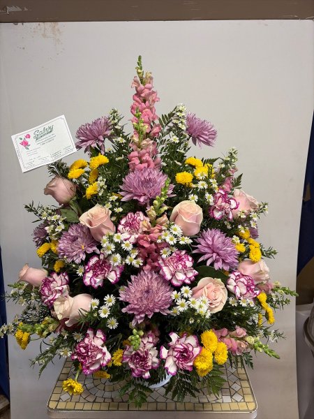 A 5 Star Customer Reviewed Flower Arrangement Designed by Salvy the Florist in Lynn, MA A 5 Star Customer Reviewed Flower Arrangement Designed by Salvy the Florist in Lynn, MA