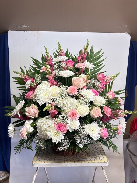 A 5 Star Customer Reviewed Flower Arrangement Designed by Salvy the Florist in Lynn, MA A 5 Star Customer Reviewed Flower Arrangement Designed by Salvy the Florist in Lynn, MA