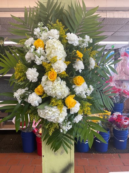 A 5 Star Customer Reviewed Flower Arrangement Designed by Salvy the Florist in Lynn, MA A 5 Star Customer Reviewed Flower Arrangement Designed by Salvy the Florist in Lynn, MA