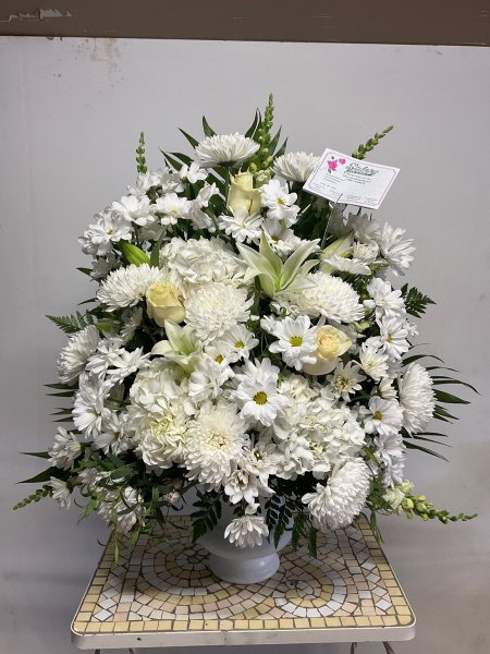 A 5 Star Customer Reviewed Flower Arrangement Designed by Salvy the Florist in Lynn, MA A 5 Star Customer Reviewed Flower Arrangement Designed by Salvy the Florist in Lynn, MA