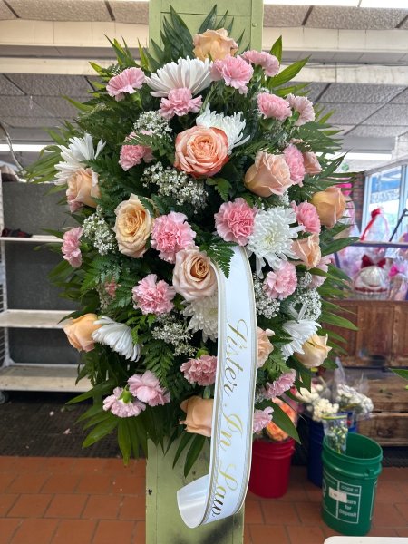 A 5 Star Customer Reviewed Flower Arrangement Designed by Salvy the Florist in Lynn, MA A 5 Star Customer Reviewed Flower Arrangement Designed by Salvy the Florist in Lynn, MA