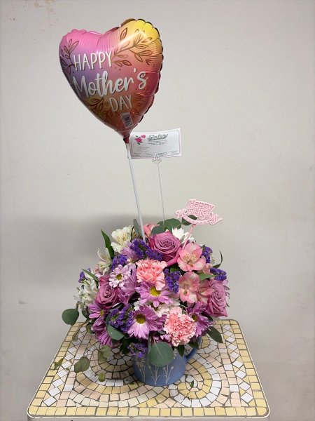 A 5 Star Customer Reviewed Flower Arrangement Designed by Salvy the Florist in Lynn, MA A 5 Star Customer Reviewed Flower Arrangement Designed by Salvy the Florist in Lynn, MA