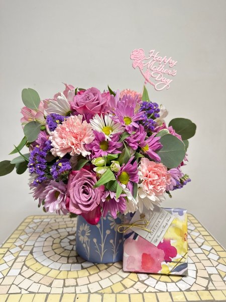 A 5 Star Customer Reviewed Flower Arrangement Designed by Salvy the Florist in Lynn, MA A 5 Star Customer Reviewed Flower Arrangement Designed by Salvy the Florist in Lynn, MA
