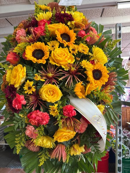 A 5 Star Customer Reviewed Flower Arrangement Designed by Salvy the Florist in Lynn, MA A 5 Star Customer Reviewed Flower Arrangement Designed by Salvy the Florist in Lynn, MA