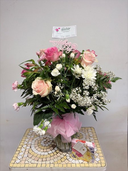 A 1 Star Customer Reviewed Flower Arrangement Designed by Salvy the Florist in Lynn, MA A 1 Star Customer Reviewed Flower Arrangement Designed by Salvy the Florist in Lynn, MA