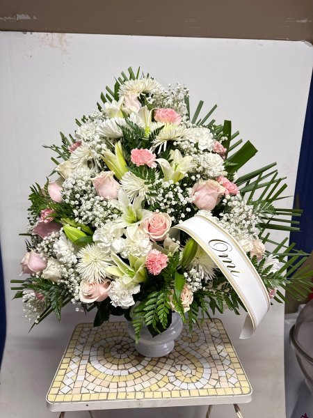 A 5 Star Customer Reviewed Flower Arrangement Designed by Salvy the Florist in Lynn, MA A 5 Star Customer Reviewed Flower Arrangement Designed by Salvy the Florist in Lynn, MA