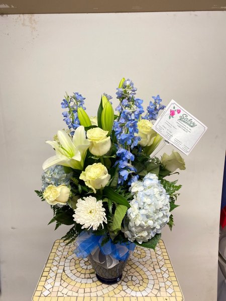 A 5 Star Customer Reviewed Flower Arrangement Designed by Salvy the Florist in Lynn, MA A 5 Star Customer Reviewed Flower Arrangement Designed by Salvy the Florist in Lynn, MA