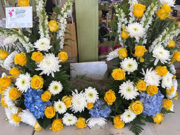 A 5 Star Customer Reviewed Flower Arrangement Designed by Salvy the Florist in Lynn, MA A 5 Star Customer Reviewed Flower Arrangement Designed by Salvy the Florist in Lynn, MA