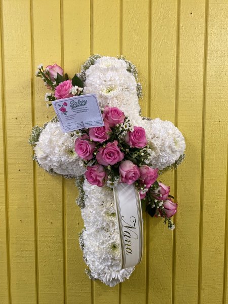 A 5 Star Customer Reviewed Flower Arrangement Designed by Salvy the Florist in Lynn, MA A 5 Star Customer Reviewed Flower Arrangement Designed by Salvy the Florist in Lynn, MA