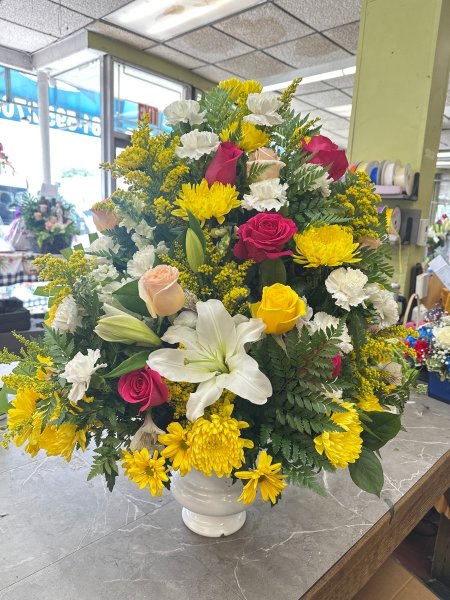 A 5 Star Customer Reviewed Flower Arrangement Designed by Salvy the Florist in Lynn, MA A 5 Star Customer Reviewed Flower Arrangement Designed by Salvy the Florist in Lynn, MA