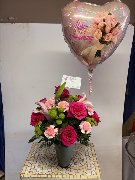 A 5 Star Customer Reviewed Flower Arrangement Designed by Salvy the Florist in Lynn, MA A 5 Star Customer Reviewed Flower Arrangement Designed by Salvy the Florist in Lynn, MA