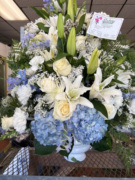 A 5 Star Customer Reviewed Flower Arrangement Designed by Salvy the Florist in Lynn, MA A 5 Star Customer Reviewed Flower Arrangement Designed by Salvy the Florist in Lynn, MA