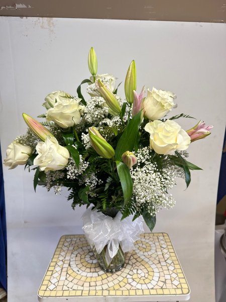 A 3 Star Customer Reviewed Flower Arrangement Designed by Salvy the Florist in Lynn, MA A 3 Star Customer Reviewed Flower Arrangement Designed by Salvy the Florist in Lynn, MA