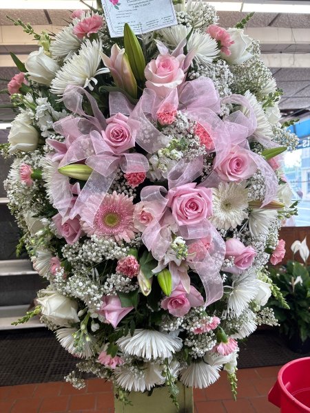 A 5 Star Customer Reviewed Flower Arrangement Designed by Salvy the Florist in Lynn, MA A 5 Star Customer Reviewed Flower Arrangement Designed by Salvy the Florist in Lynn, MA