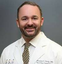 Houston Knee Doctor: When To Get Knee Pain Evaluated