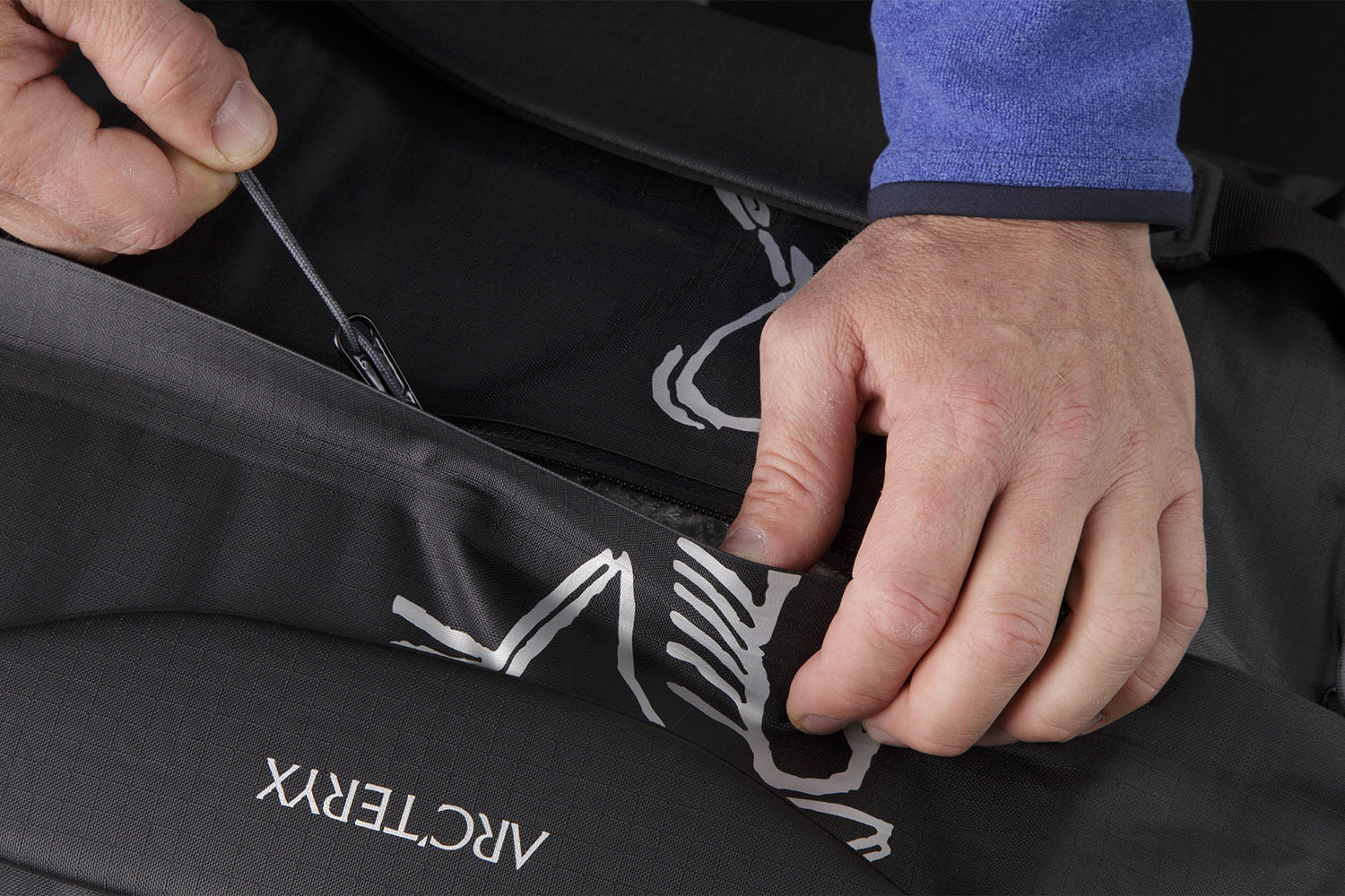 Arc'teryx Carrier Duffel 100 | Altitude Sports