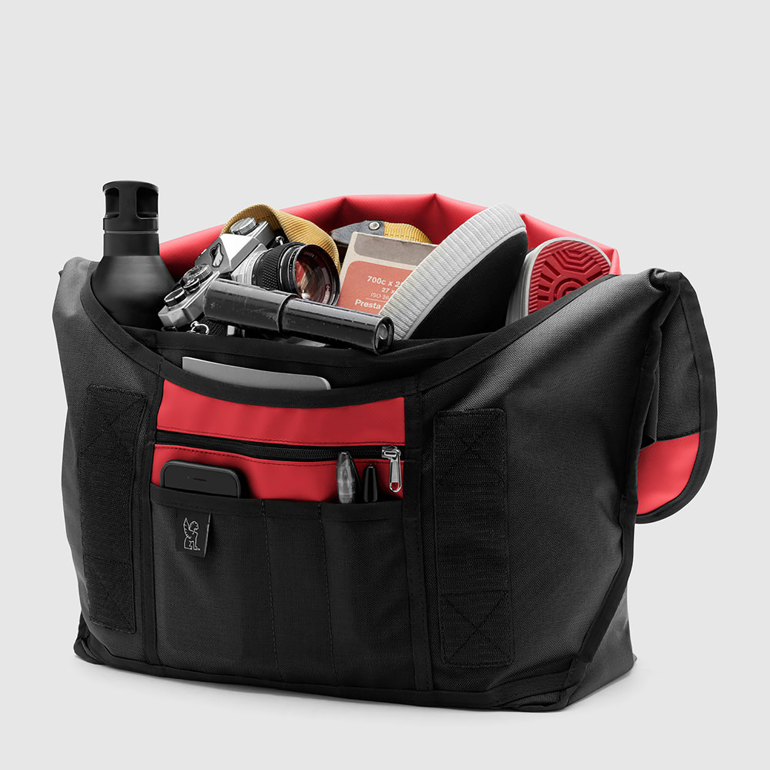 chr-bg-002_black-red_open.jpg