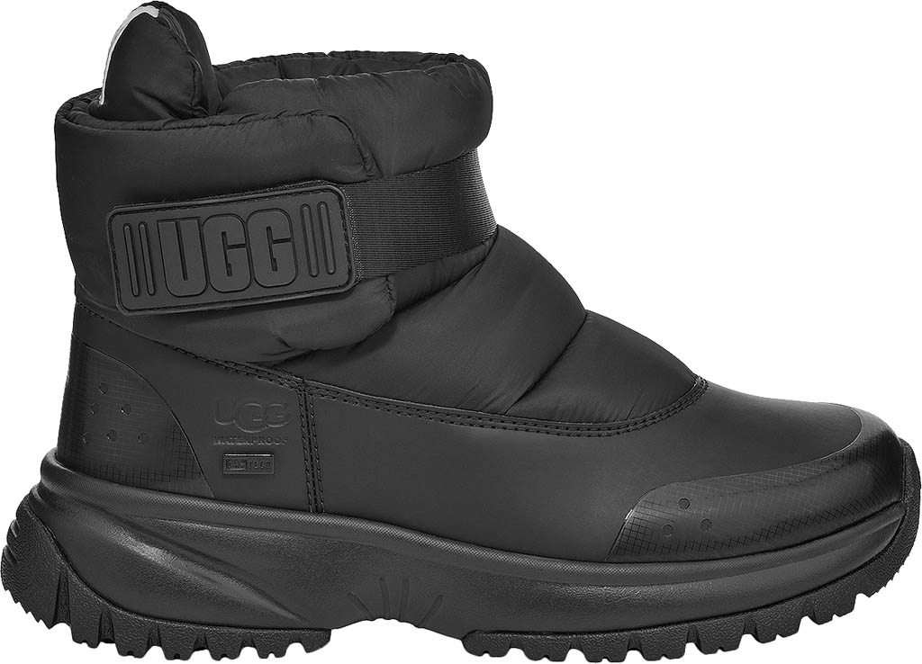 ugg-1120822_black.jpg