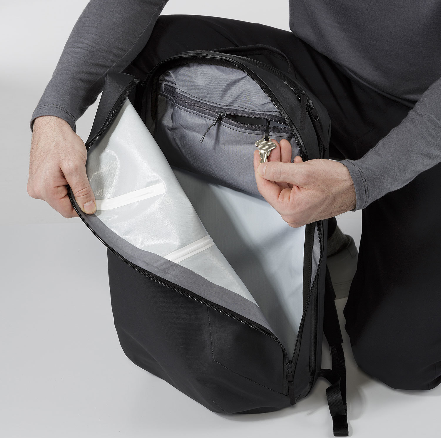 Veilance Nomin Pack - Men's | Altitude Sports