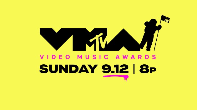 Twenty One Pilots performing on MTV VMAs