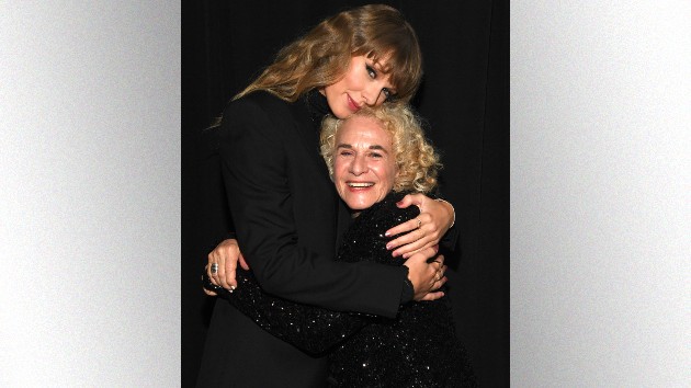Watch Taylor Swift perform, induct Carole King into the Rock and Roll Hall of Fame on Saturday