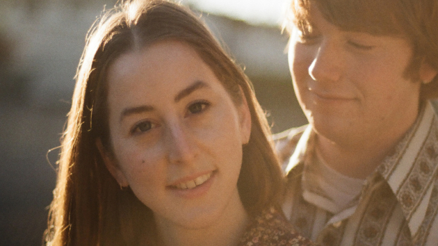 Watch Alana Haim jump “head-first into the deep end” with debut acting gig in ‘﻿Licorice Pizza’