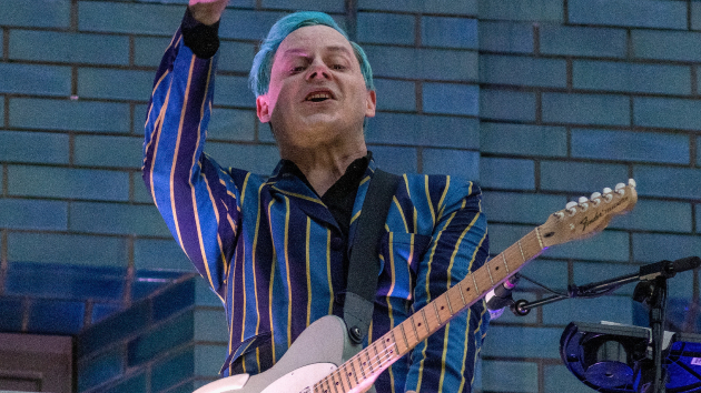 Jack White earns first number-one solo single on ‘Billboard’ radio chart with “Taking Me Back”