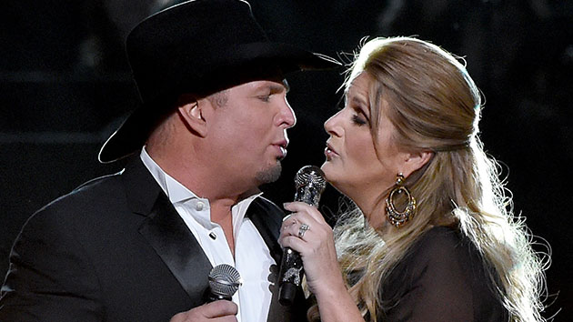 “Thank you for being a light through our darkness”: Turpin siblings attend Garth Brooks’ show in San Diego