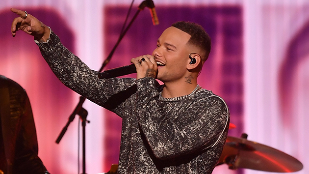 Kane Brown’s wife shares adorable photo of him and daughter Kingsley