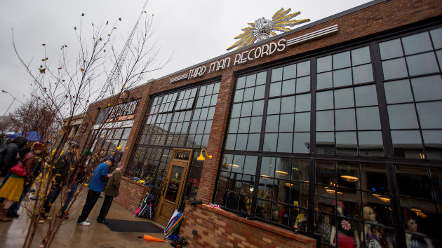 Jack White urges major record labels to rebuild vinyl pressing plants: “Something needs to be done”