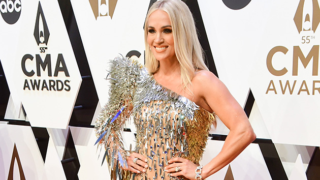 Carrie Underwood and family head to the beach for spring break Carrie Underwood and family head to the beach for spring break