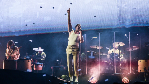 Imagine Dragons returns to ’Billboard’ Hot 100’s top 10 Imagine Dragons returns to ’Billboard’ Hot 100’s top 10