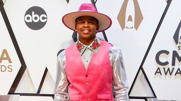 Jimmie Allen wants to help “make a deal” in his latest guest TV spot