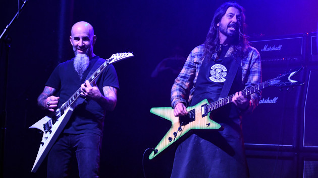 Foo Fighters fan Scott Ian remembers seeing "Everlong" live the first time: "It just moved me"