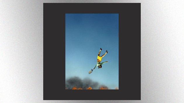 Yeah Yeah Yeahs premiere new ’Cool It Down’ song, “Burning” Yeah Yeah Yeahs premiere new ’Cool It Down’ song, “Burning”