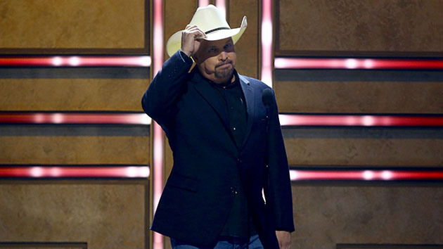 Garth Brooks wants to open a police substation next to his Nashville bar Garth Brooks wants to open a police substation next to his Nashville bar