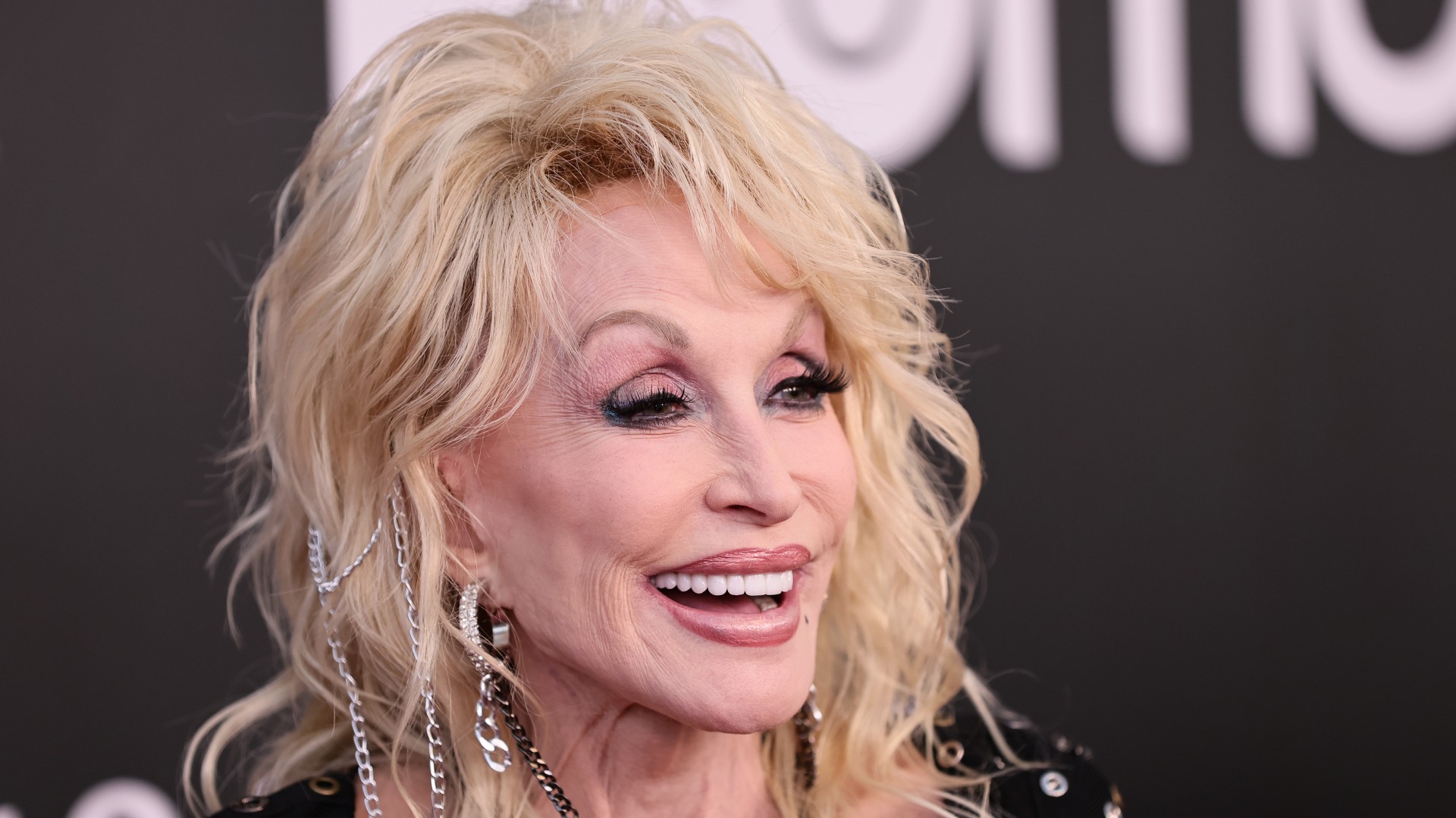 For Dolly Parton It s Important To live By Example ABC Audio 