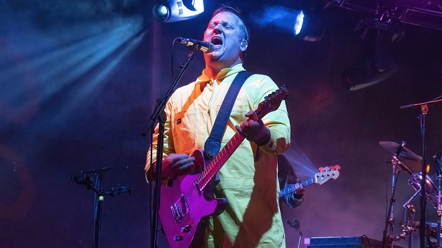 Modest Mouse announces co-headlining tour with Pixies Modest Mouse announces co-headlining tour with Pixies