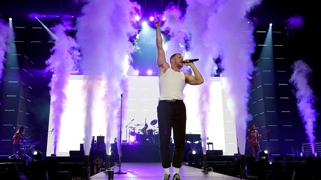 Imagine Dragons performs for WGA strikers, premieres “Crushed” video Imagine Dragons performs for WGA strikers, premieres “Crushed” video