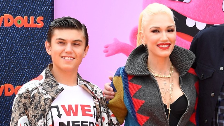 Gavin Rossdale & Gwen Stefani’s son gives debut musical performance at Blake Shelton’s Oklahoma bar
