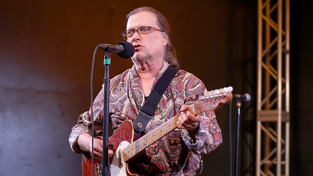 Remember when Violent Femmes were on ﻿’Sabrina the Teenage Witch’﻿?