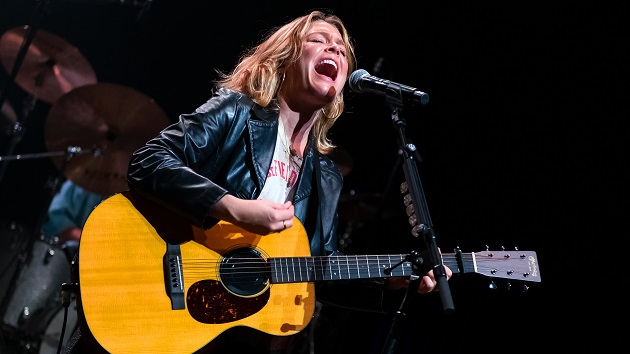 Maggie Rogers covers One Direction song at Boston concert in honor of Liam Payne Maggie Rogers covers One Direction song at Boston concert in honor of Liam Payne