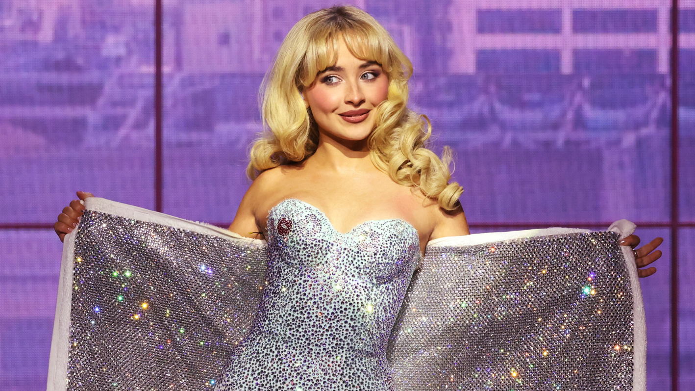 Sabrina Carpenter Celebrates End Of Short N Sweet Tour North American 