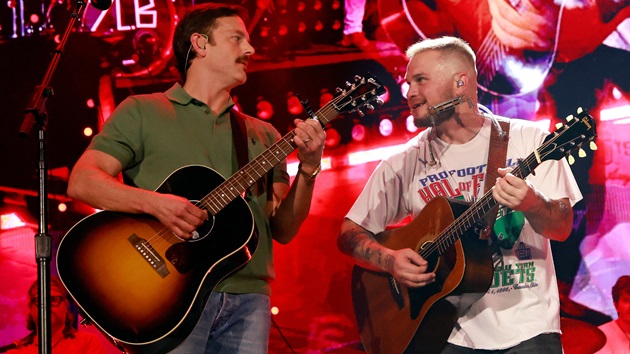 KoL’s Caleb Followill joins Zach Bryan for live debut of ‘Bowery’ KoL’s Caleb Followill joins Zach Bryan for live debut of ‘Bowery’